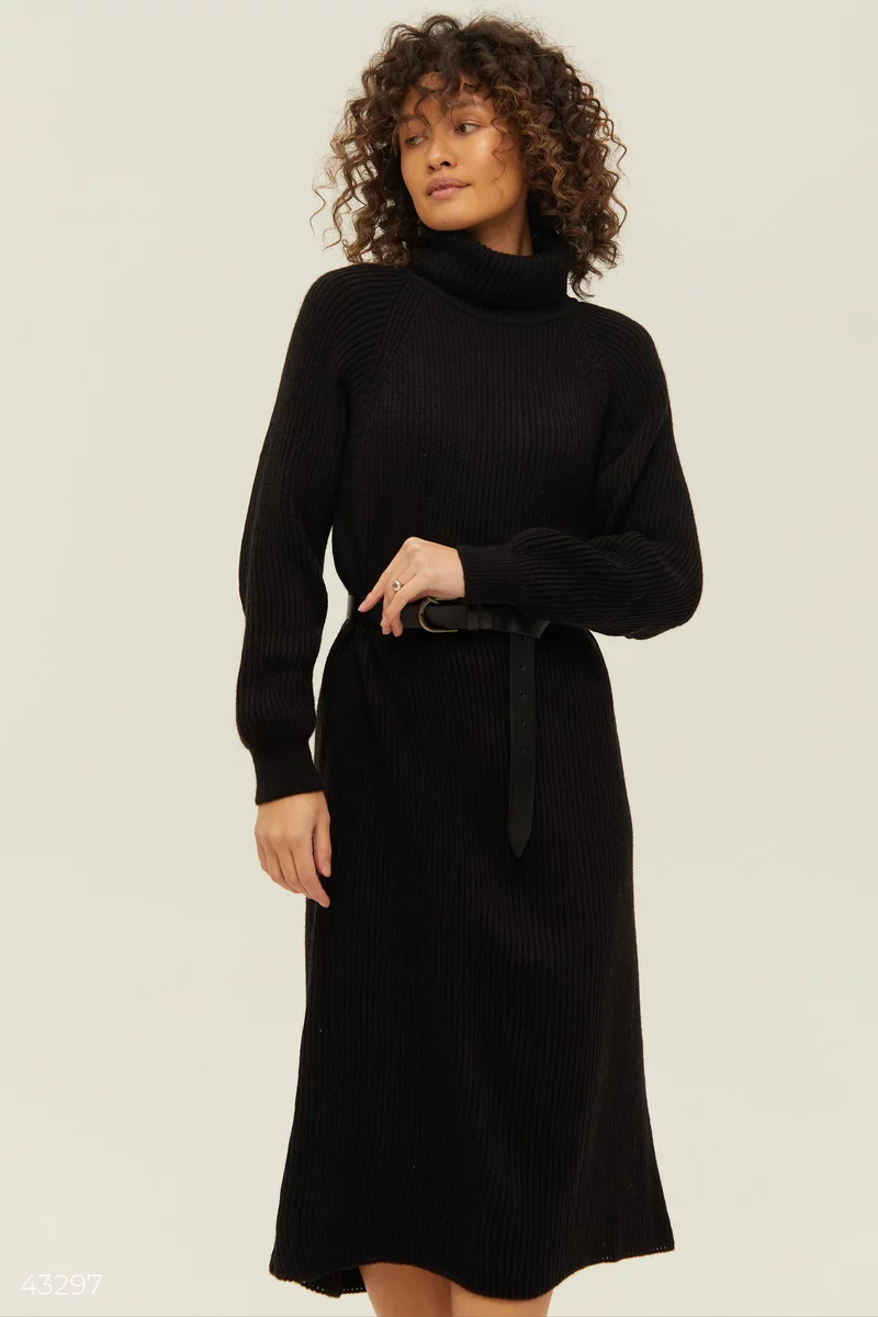 Вязаное черное платье фотография 3