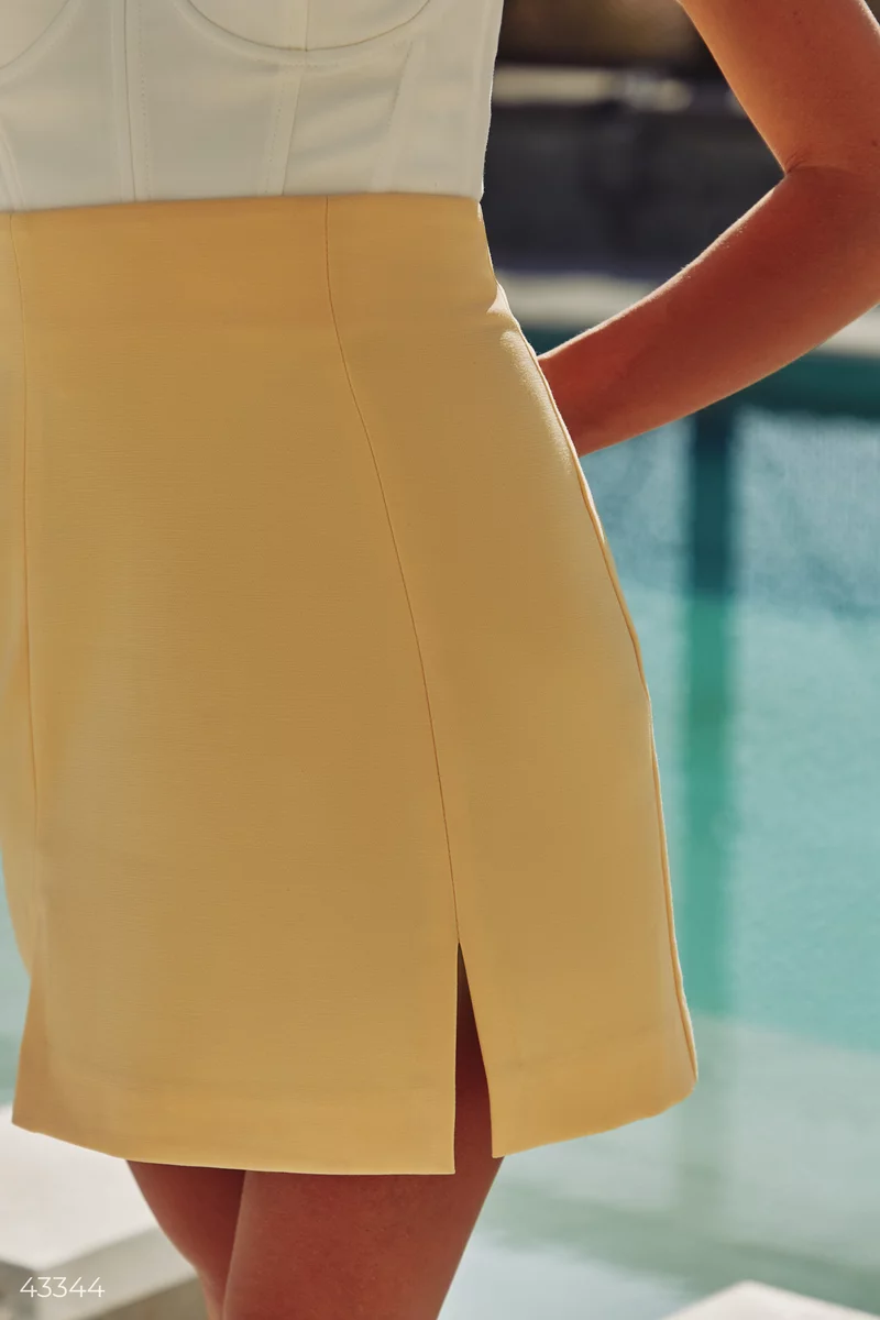 Skirt yellow with slits photo 4