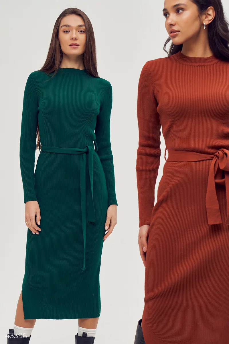 Green knitted midi dress with a small scar photo 1
