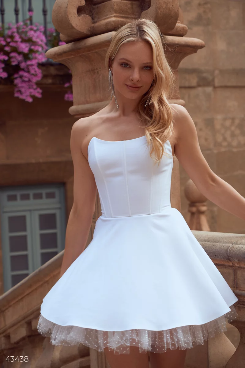 White dress with full skirt photo 5