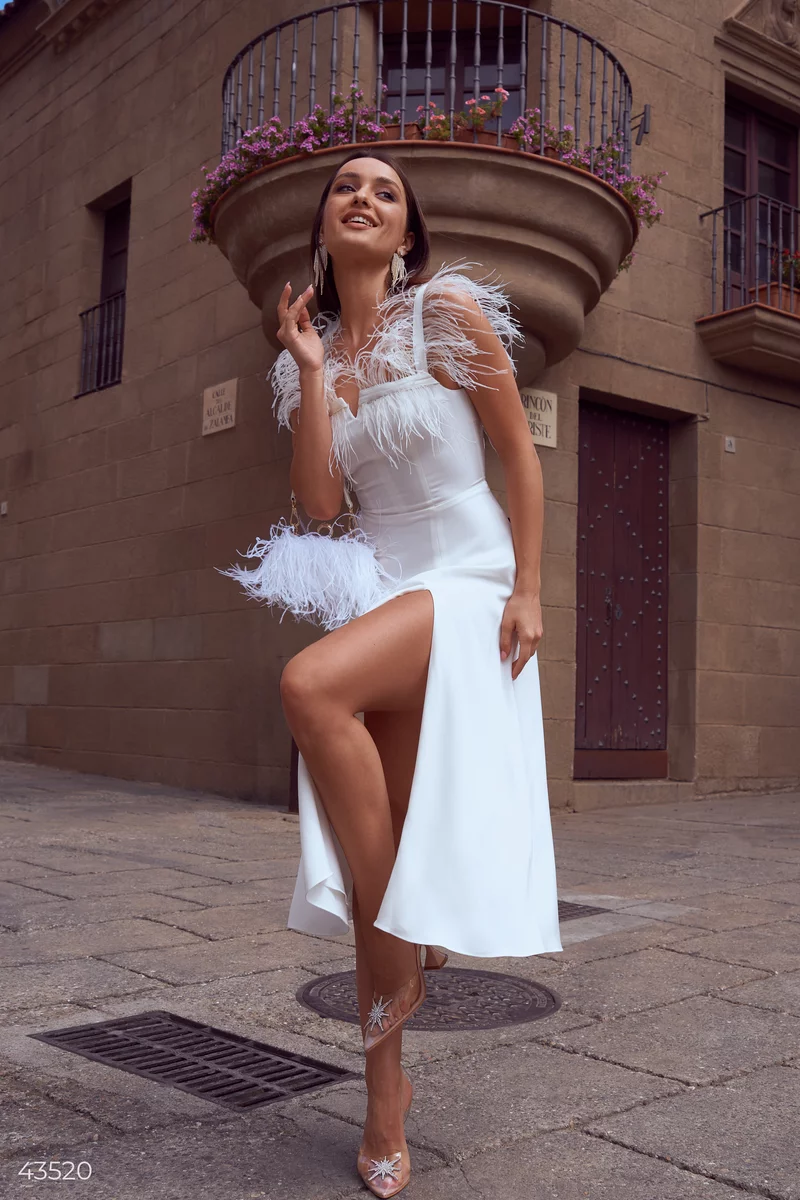 White dress with feathers photo 1