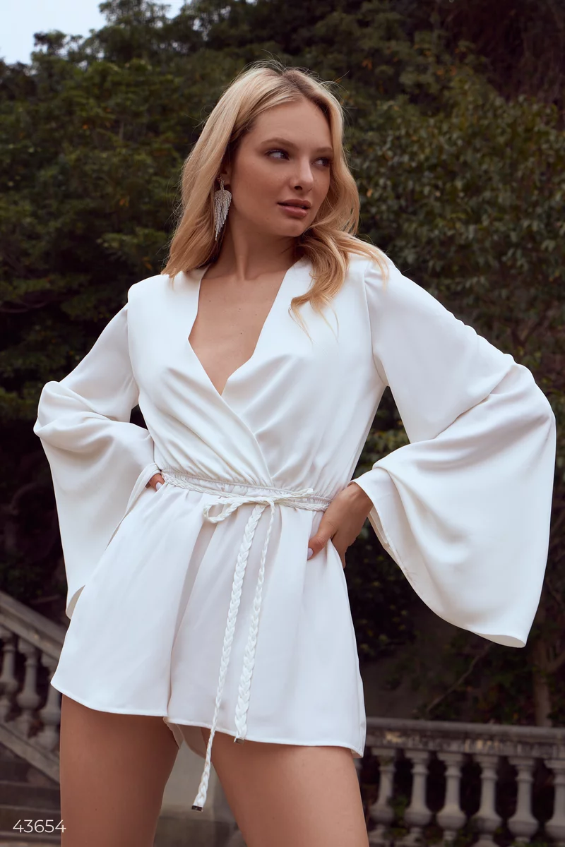Milk jumpsuit with wide sleeves photo 4