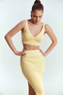 Yellow knitted crop top photo 2