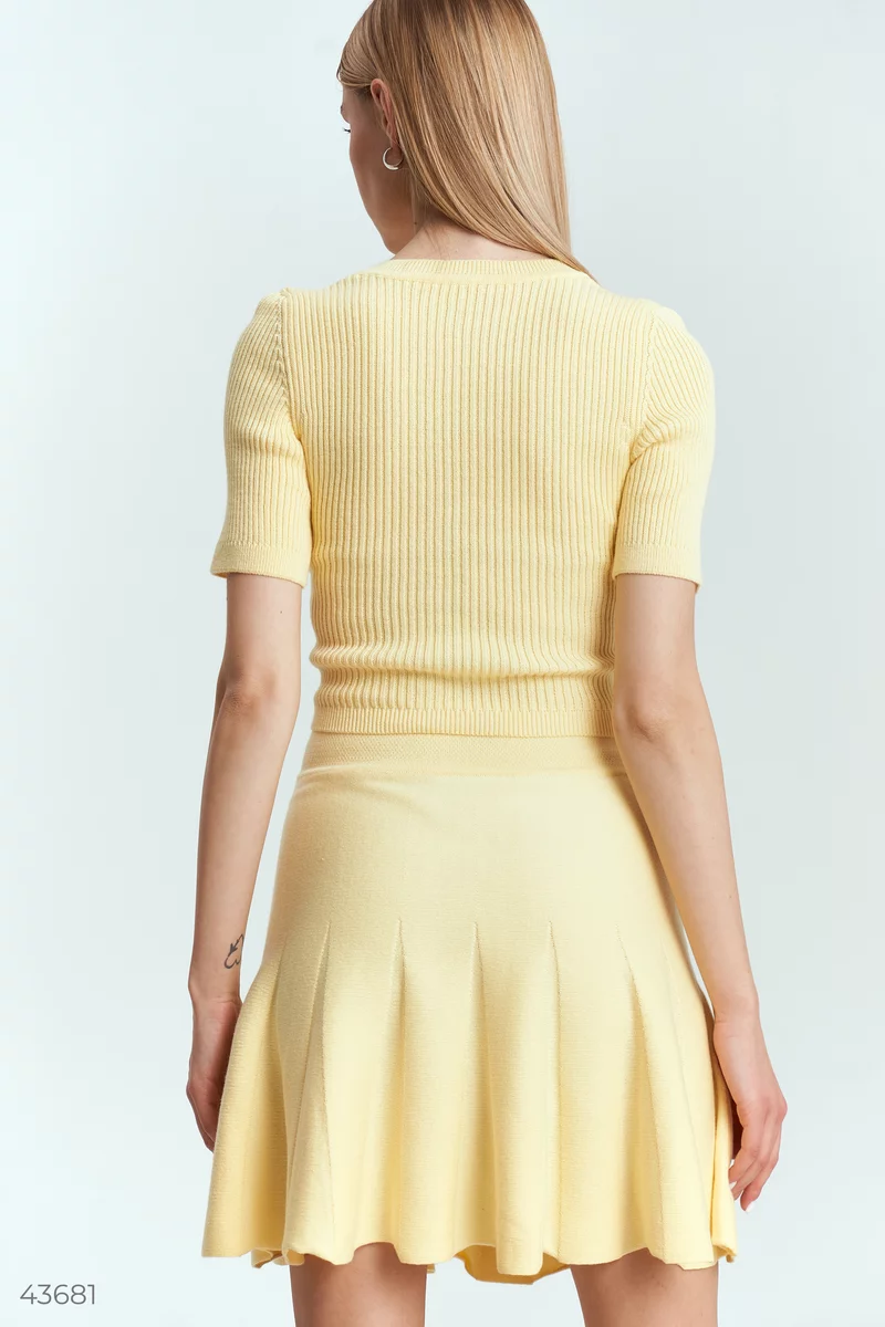 Yellow knitted crop T-shirt photo 5