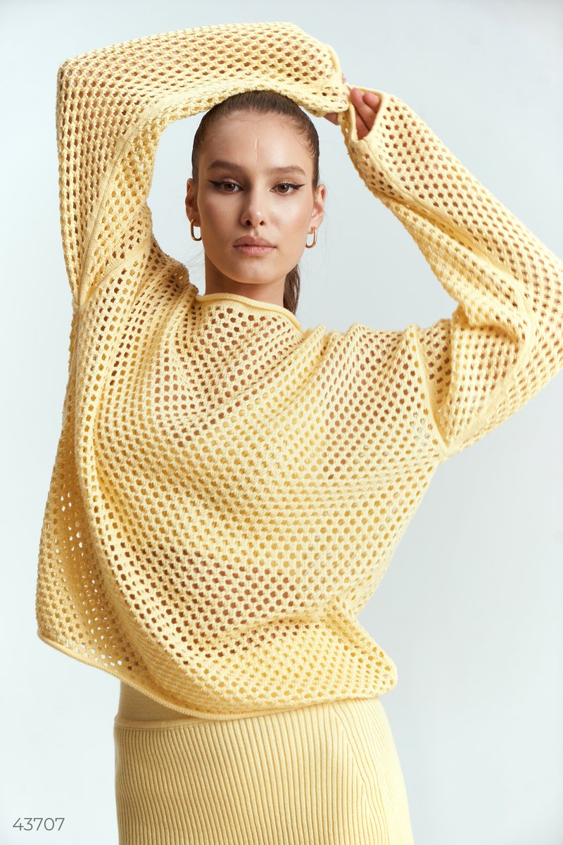 Желтый свитер сеточка фотография 3