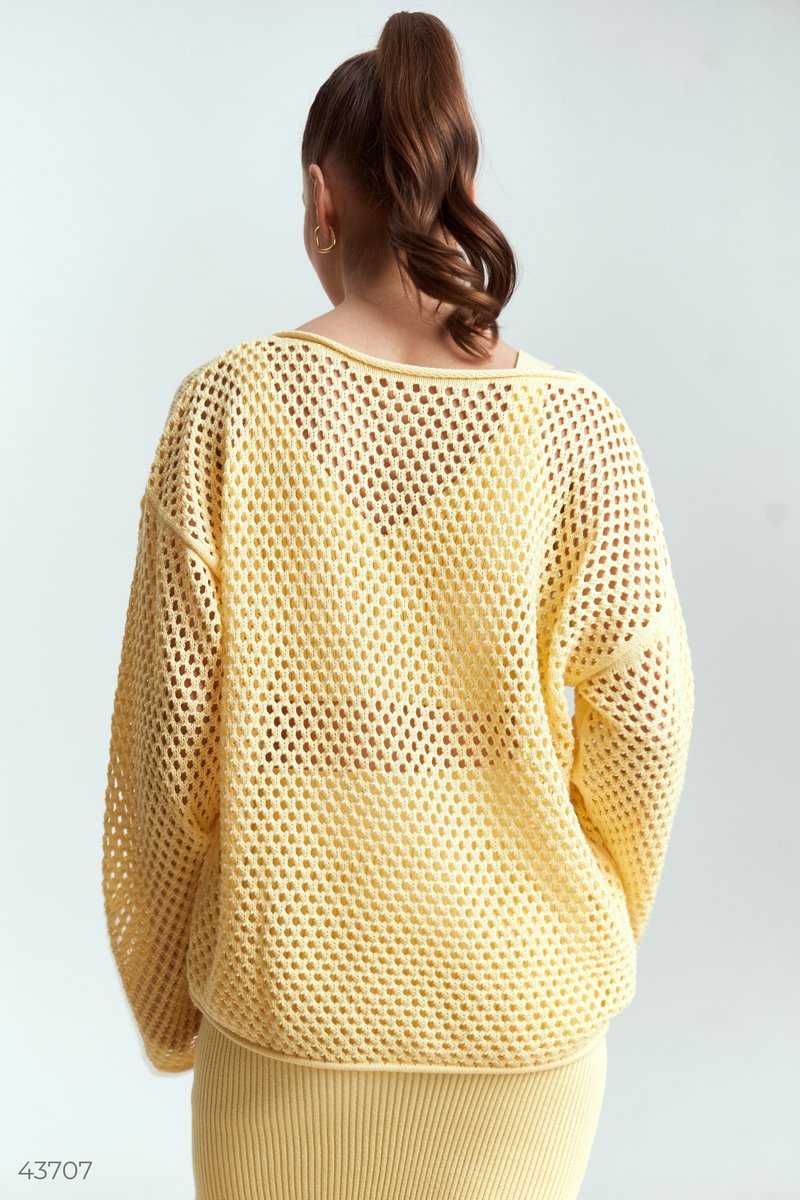 Желтый свитер сеточка