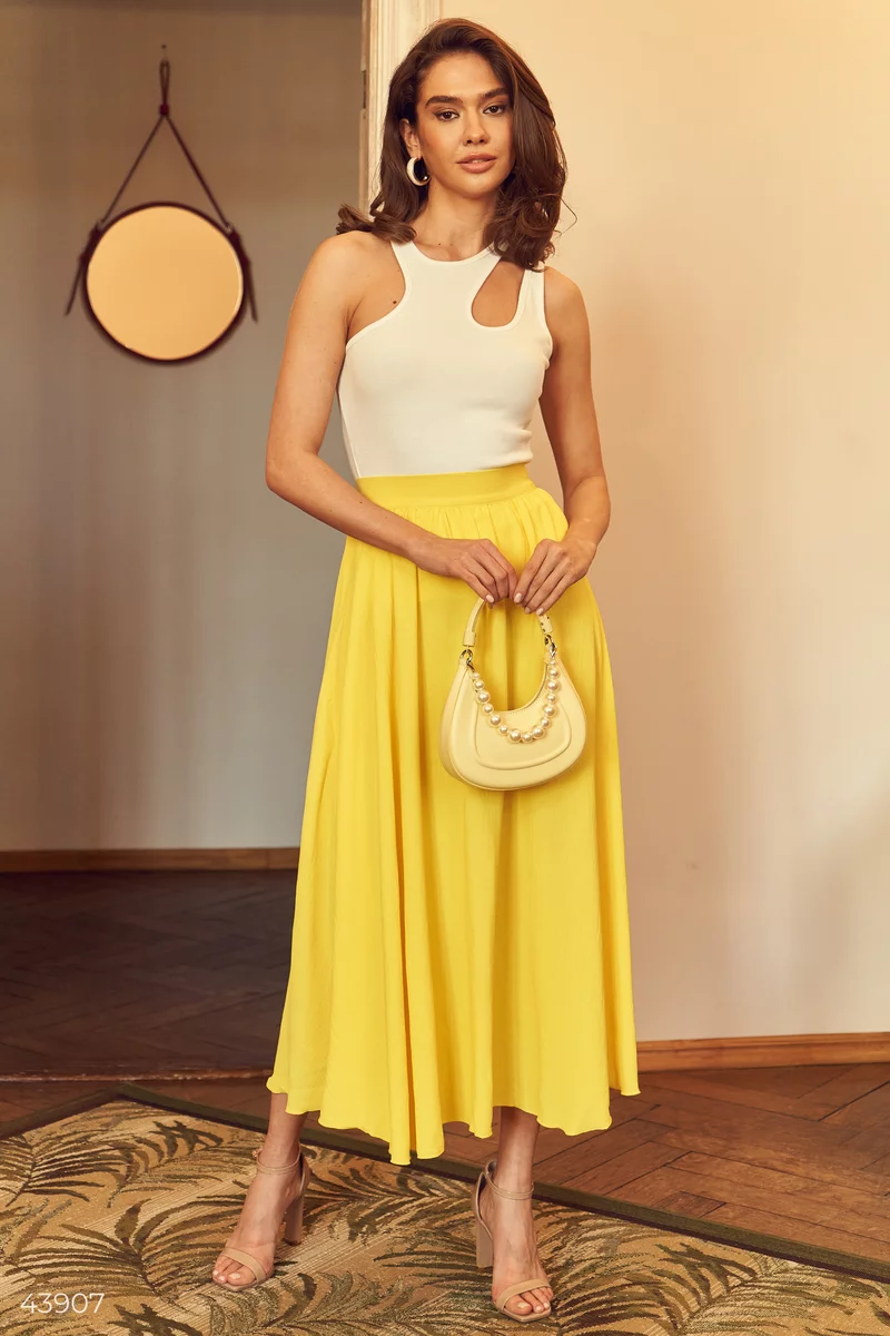 Трендовая юбка желтого цвета фотография 4
