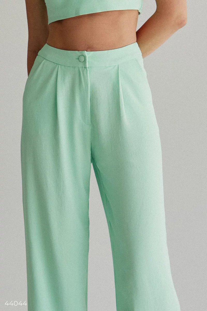 Light green trousers with pockets photo 3