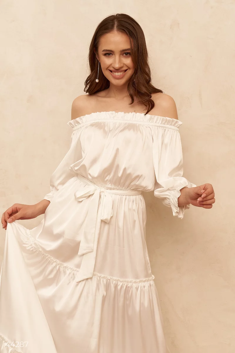 Белое платье из шелка фотография 4