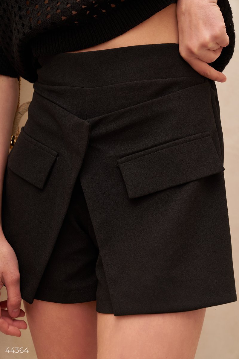 Трендовая черная юбка-шорты фотография 2
