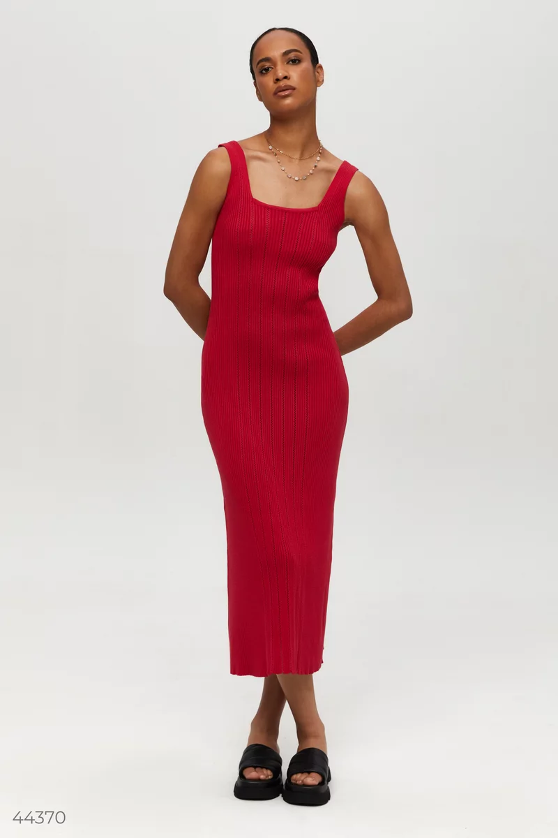 Красное вязаное платье фотография 1