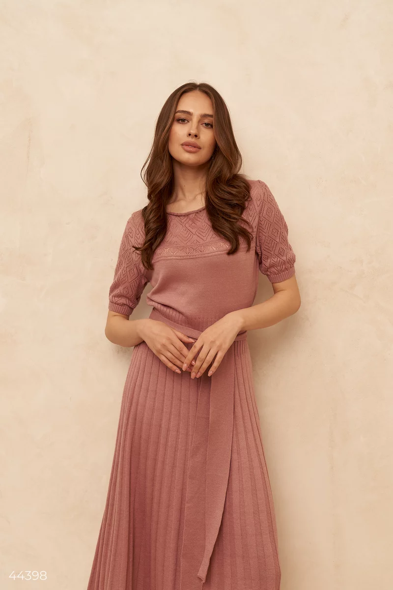 Knitted pink dress with openwork yoke photo 4