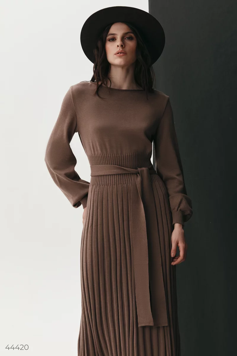Knitted midi dress in a mocha shade with a pleated bottom photo 4