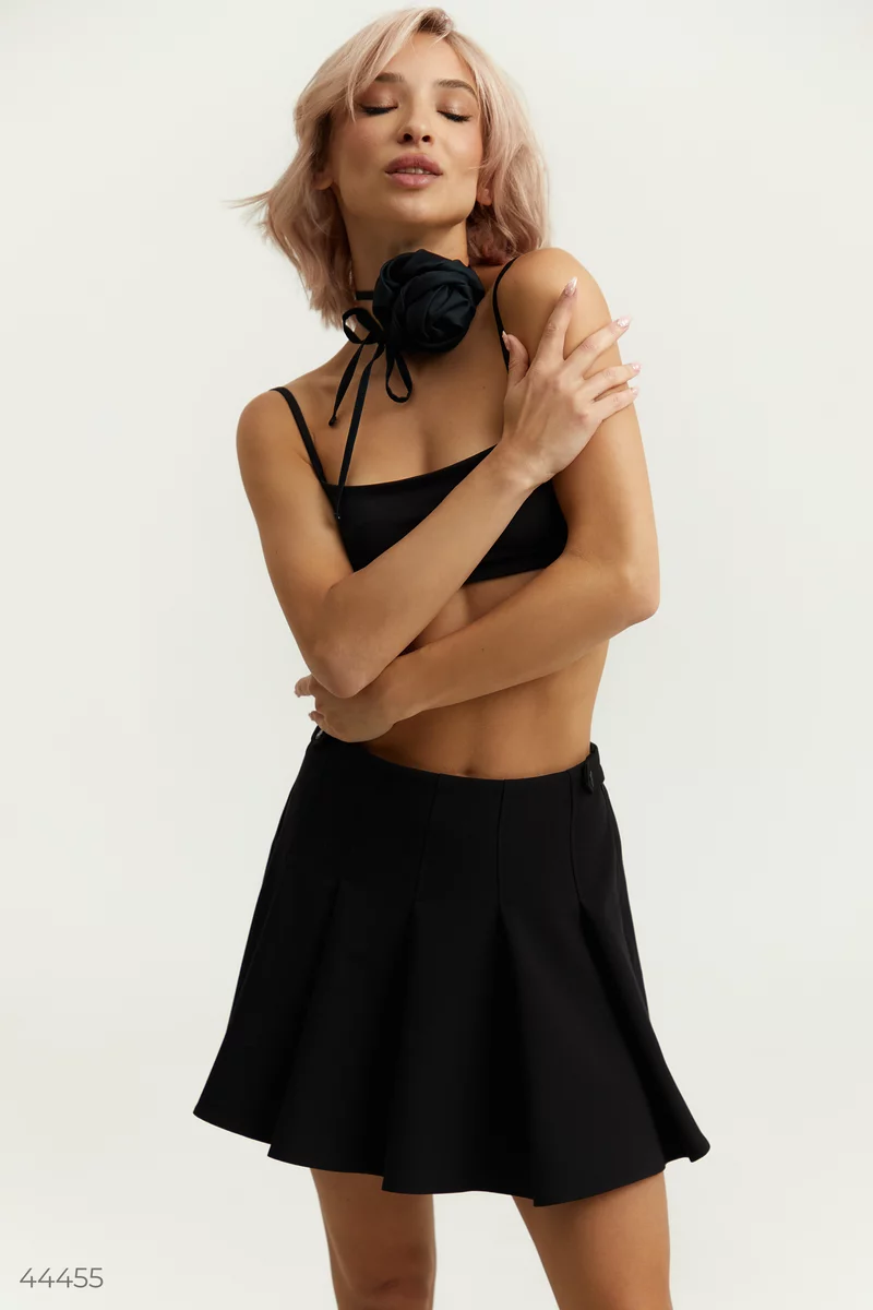 Black pleated skirt photo 1