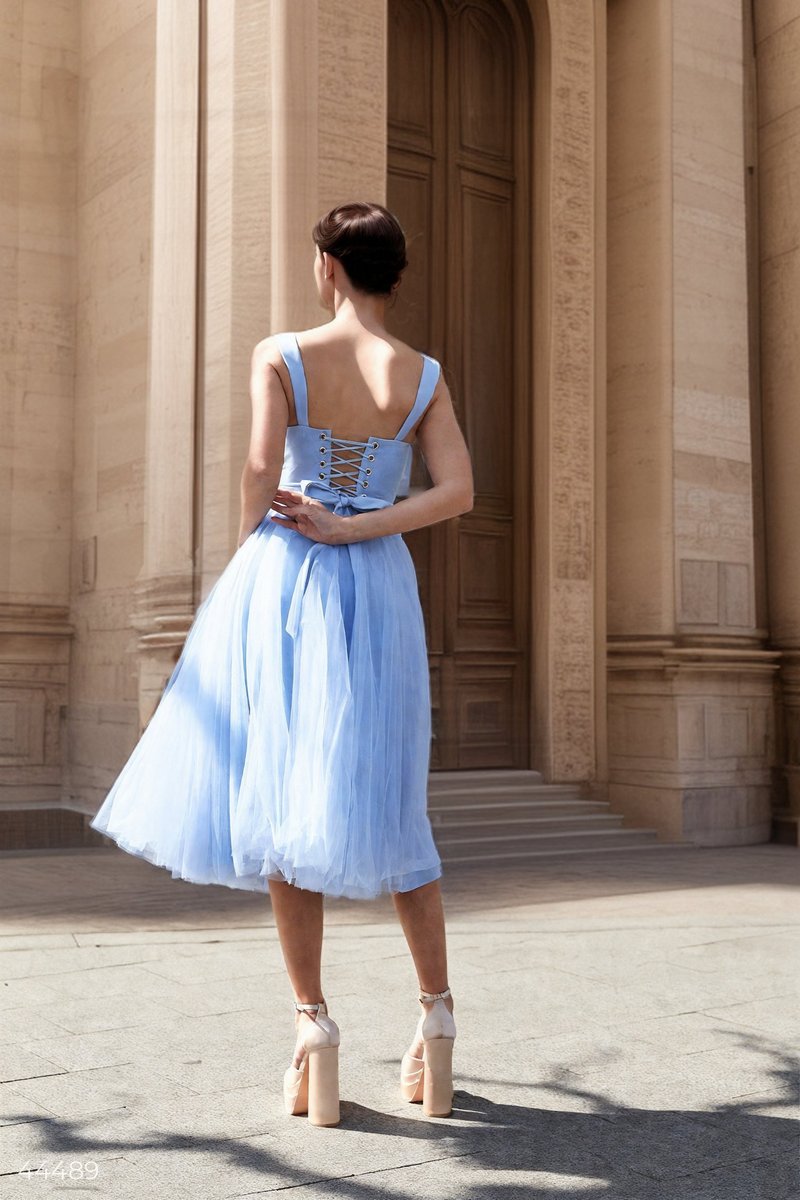 Фатинова блакитна сукня-бюстьє фотографія 5