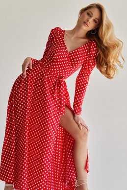 Красное платье в горошек фотография 3