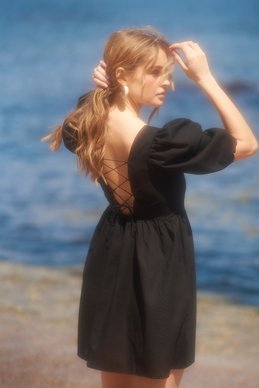 Черное льняное платье фотография 4