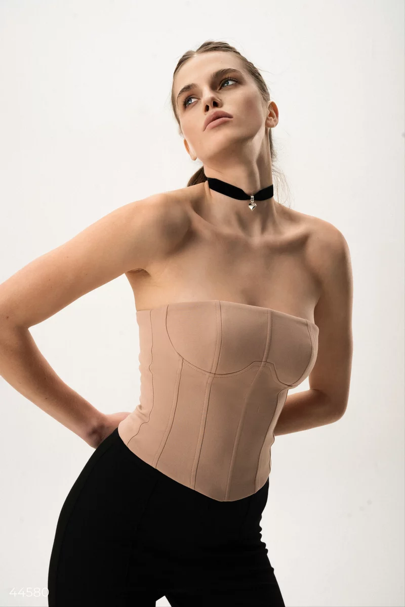 Beige corset with a shaped bodice photo 3