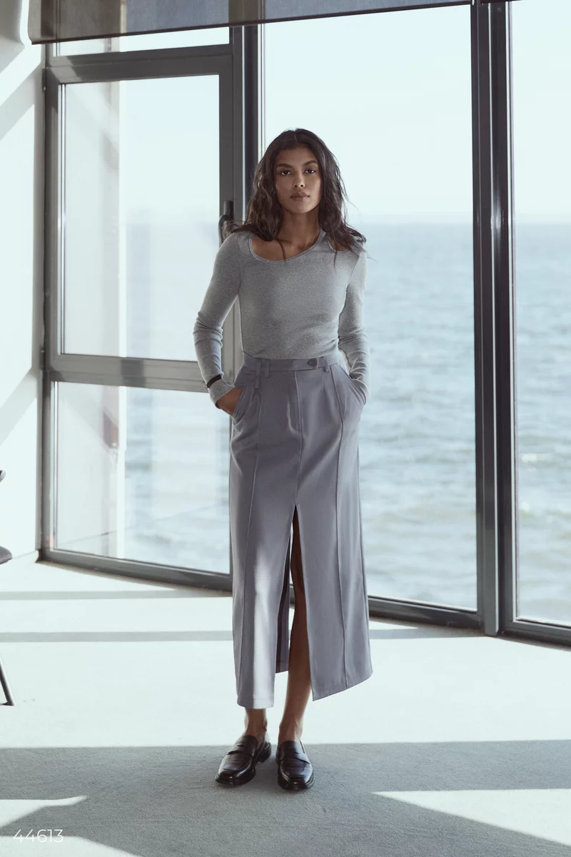 Gray skirt with business style photo 3