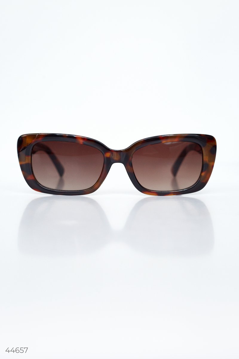 

Солнцезащитные очки коричневые