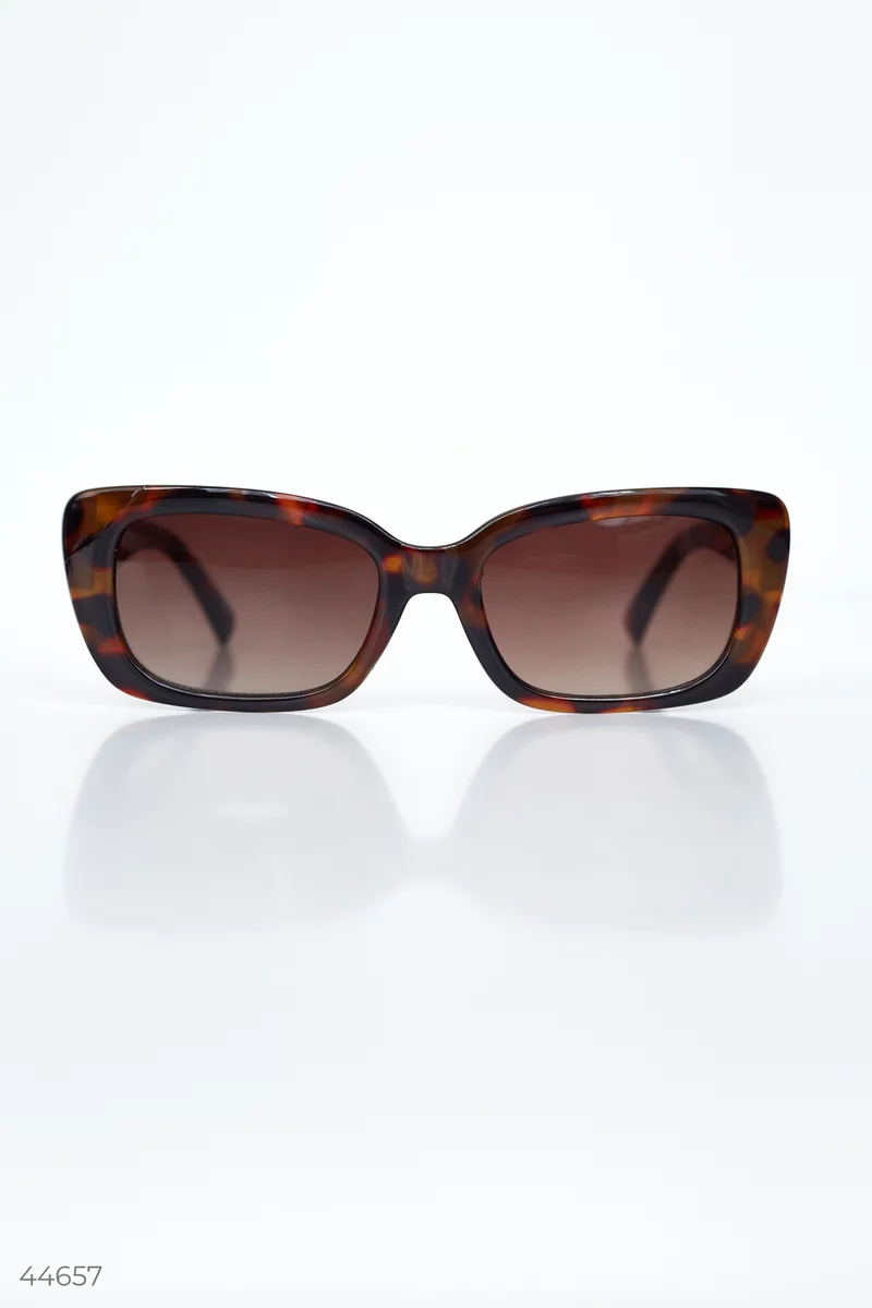 Солнцезащитные очки коричневые фотография 1