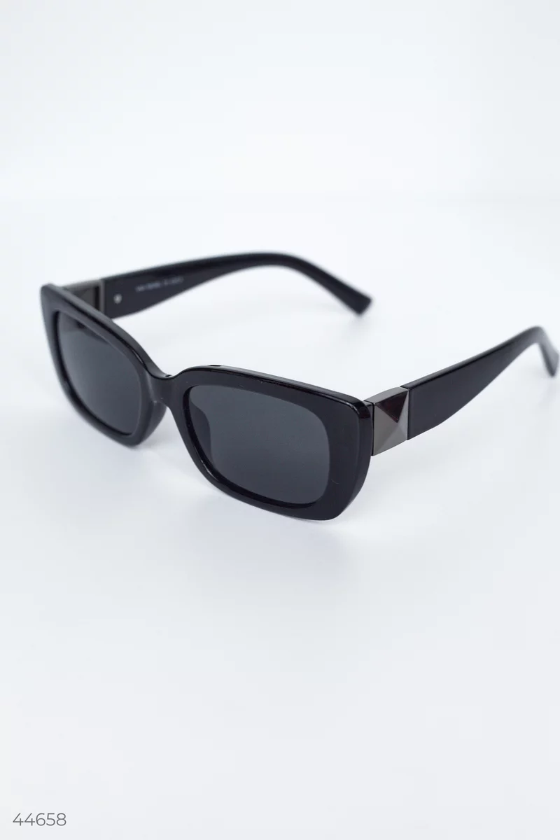 Черные солнцезащитные очки фотография 3