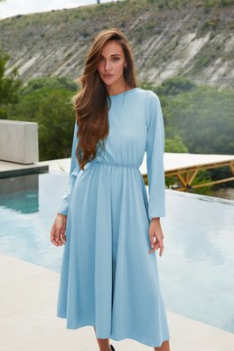 Блакитна сукня з відкритою спиною фотографія 2