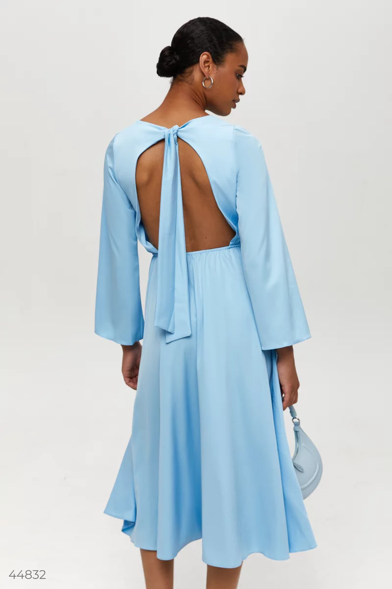 Блакитна сукня з відкритою спиною фотографія 3