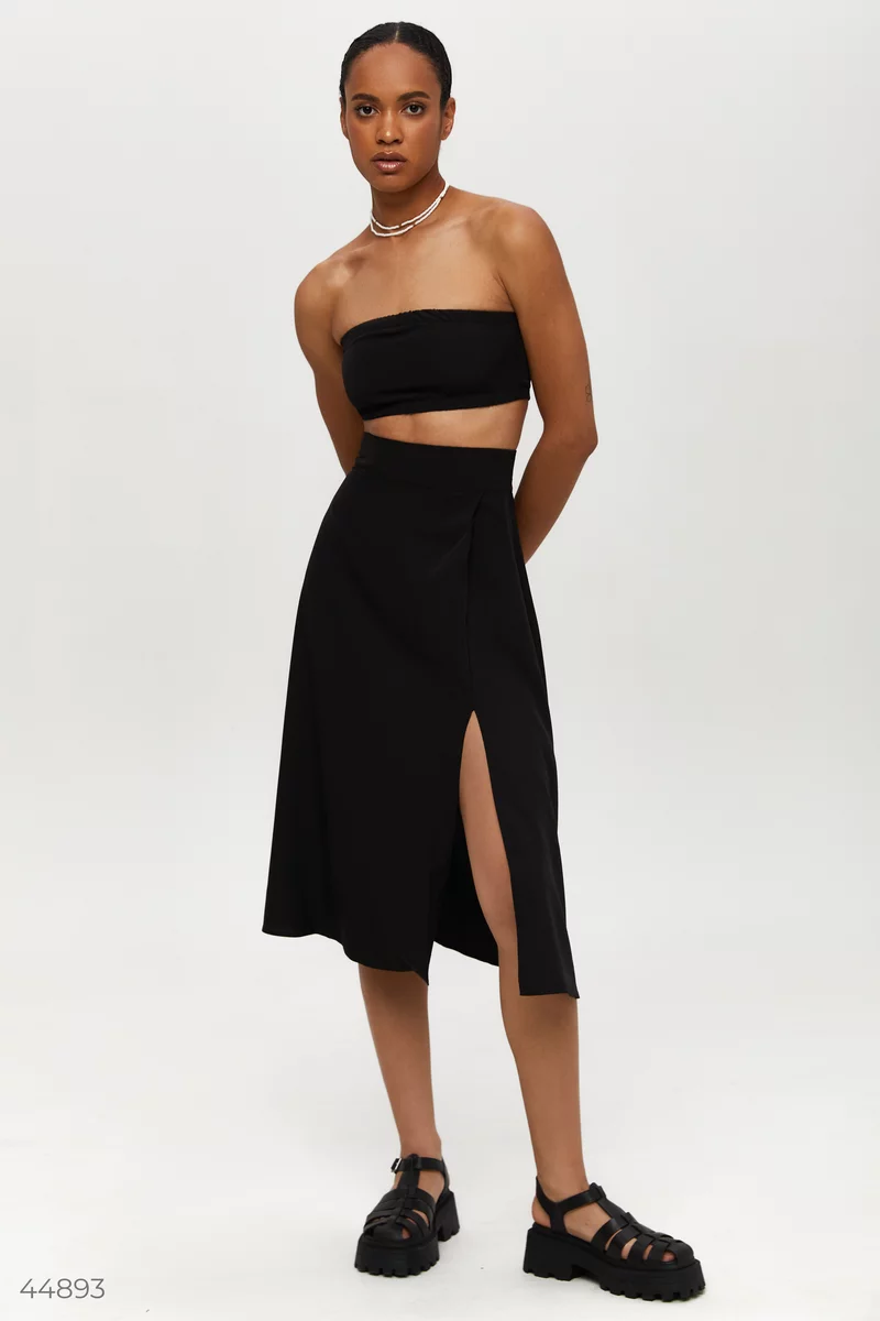 Black slit skirt photo 1