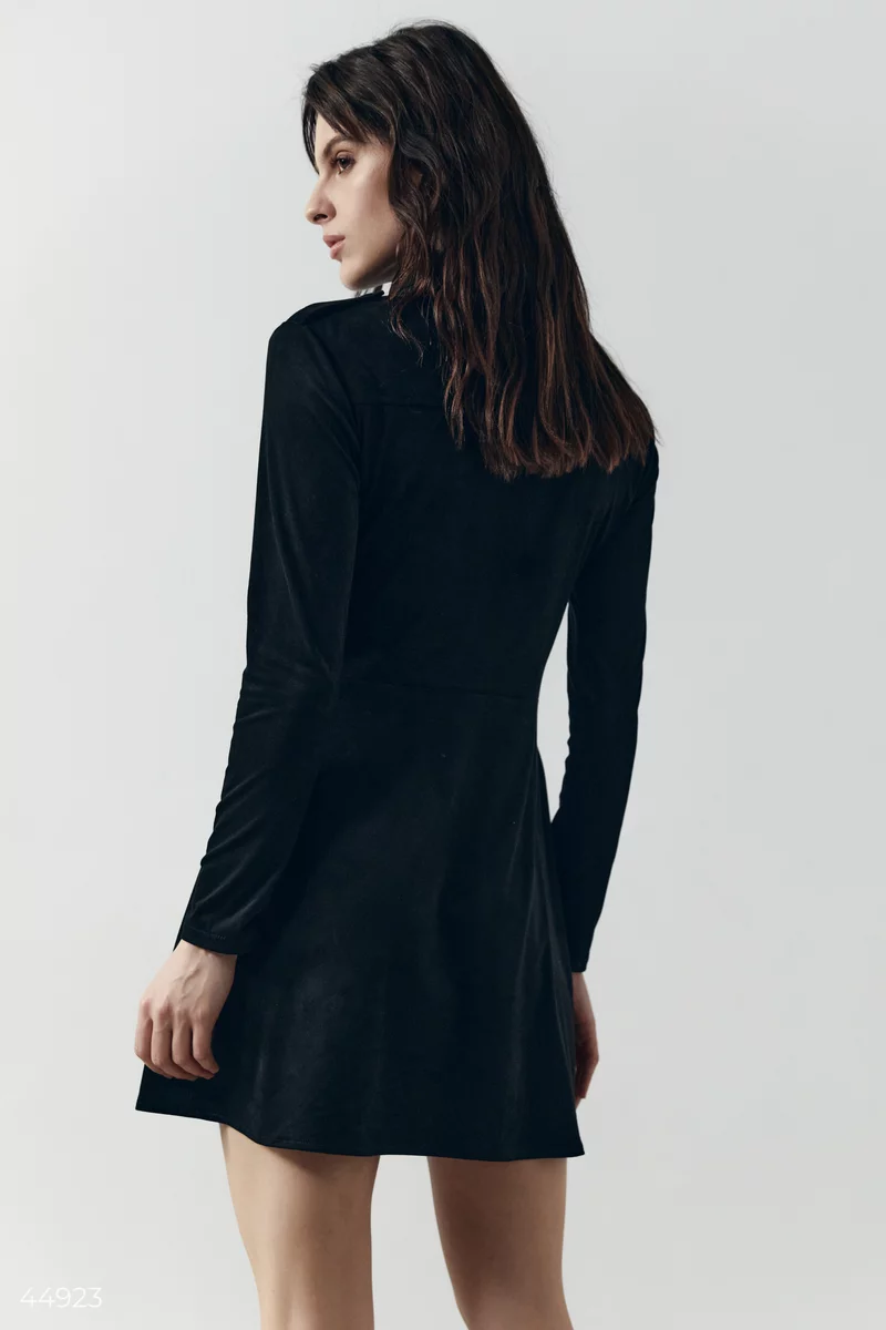 Чорна сукня з акцентними кнопками фотографія 5