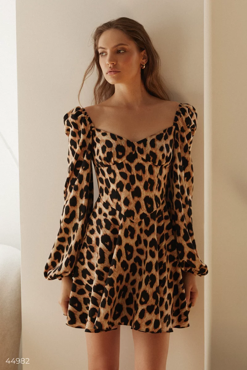 Леопардовое платье с объемными рукавами фотография 2