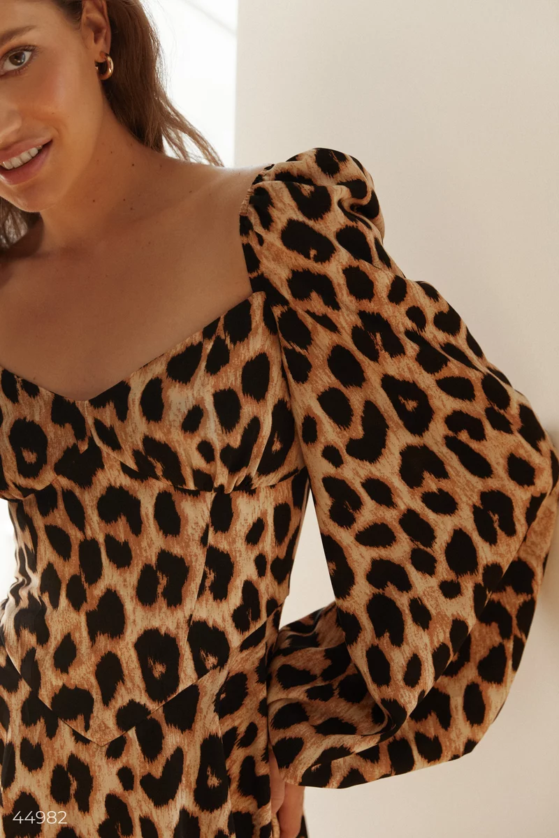 Леопардова сукня з об'ємними рукавами фотографія 3