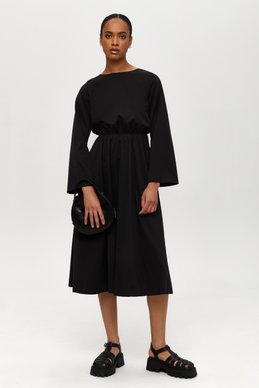 Чорна сукня з відкритою спиною фотографія 3