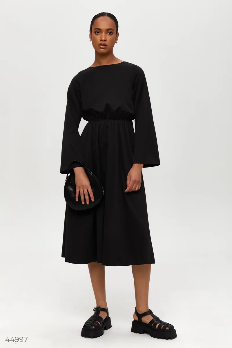 Черное платье с открытой спиной фотография 1
