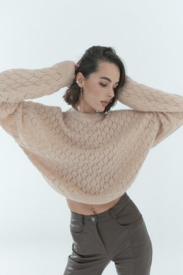 Молочный ангоровый свитер фотография 2