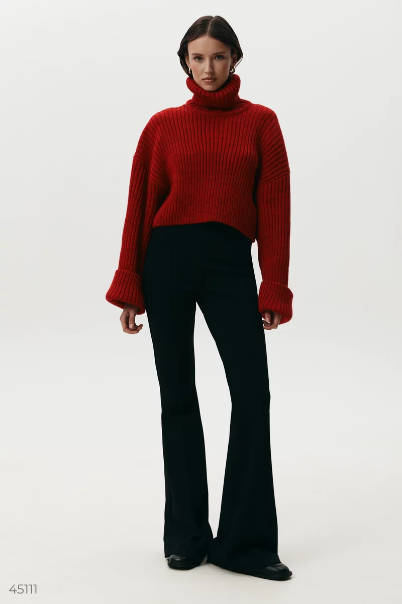 Красный кроп-свитер с высокой горловиной фотография 2