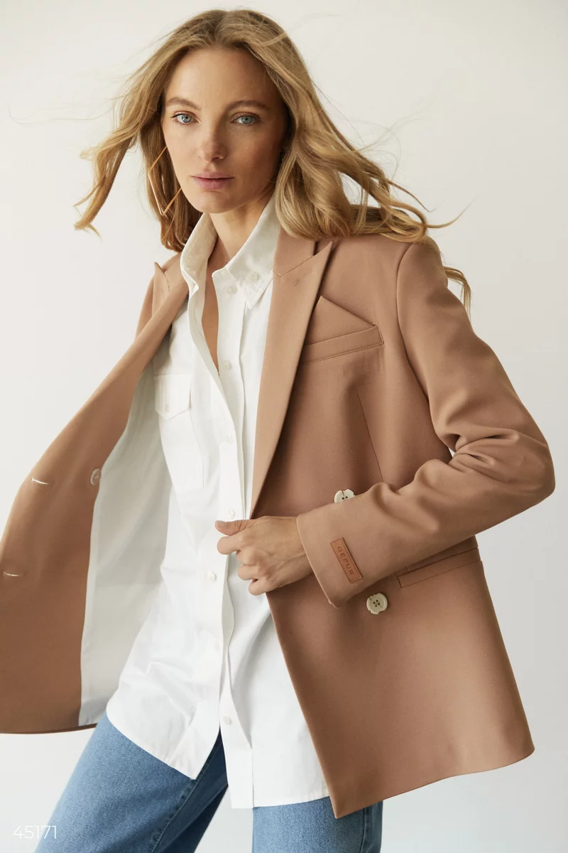 Double-breasted oversize jacket in camel shade photo 1
