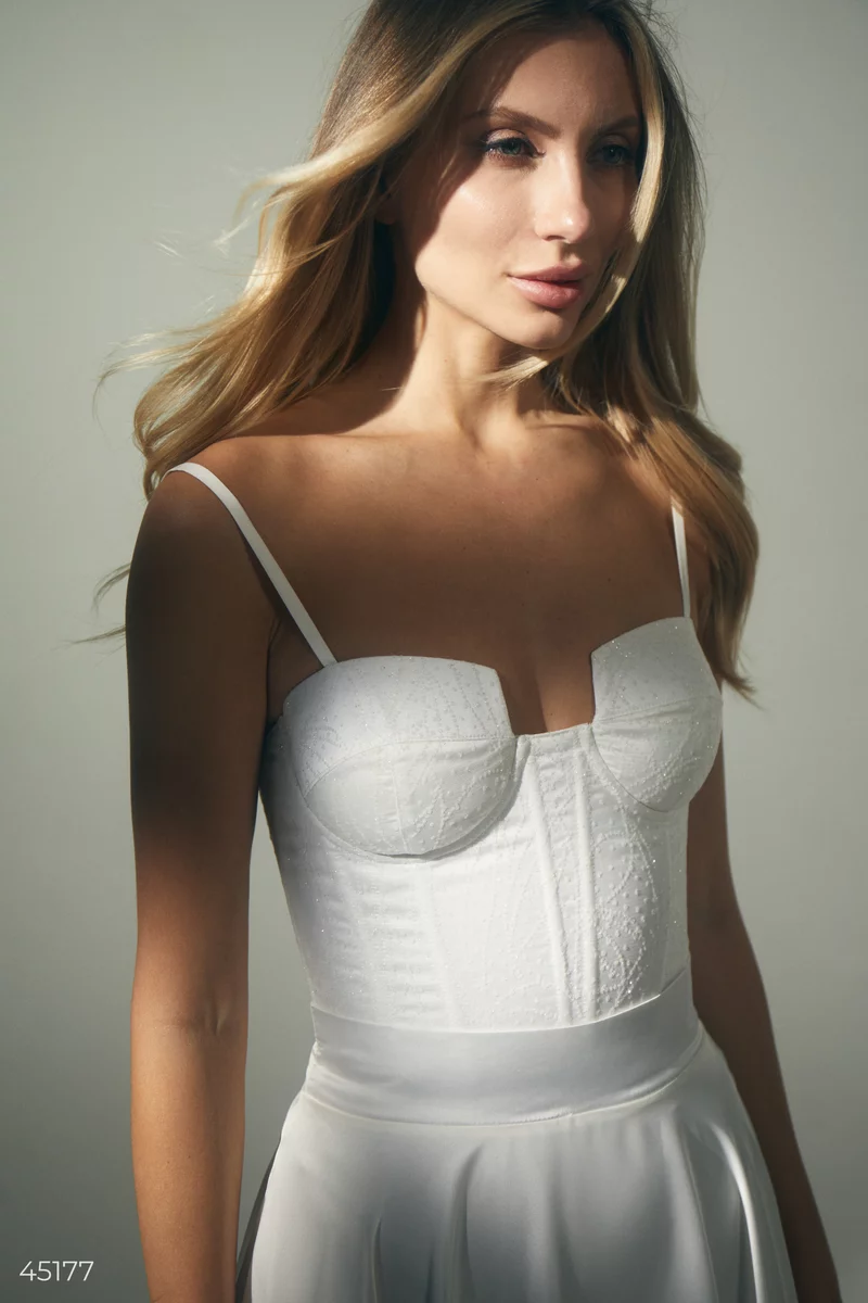 White corset with lacing photo 1