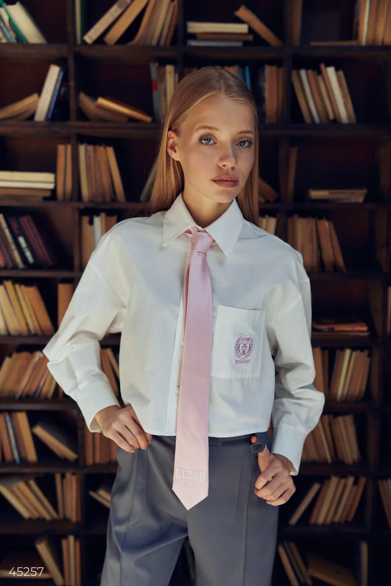 Розовый галстук с вышивкой фотография 1