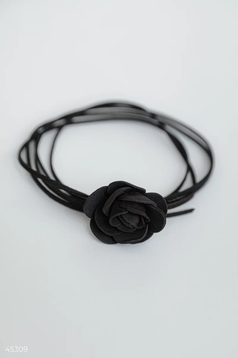 Black choker rose photo 2