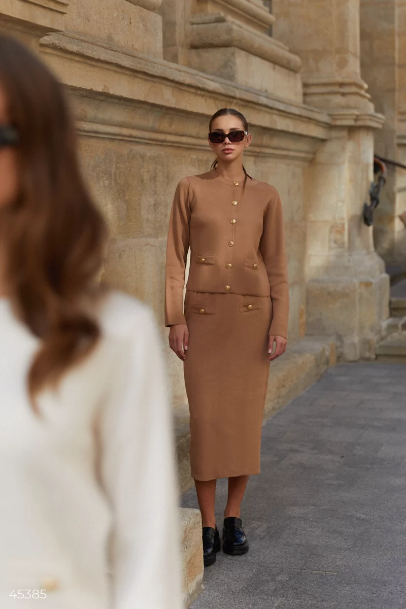 Camel skirt suit photo 1
