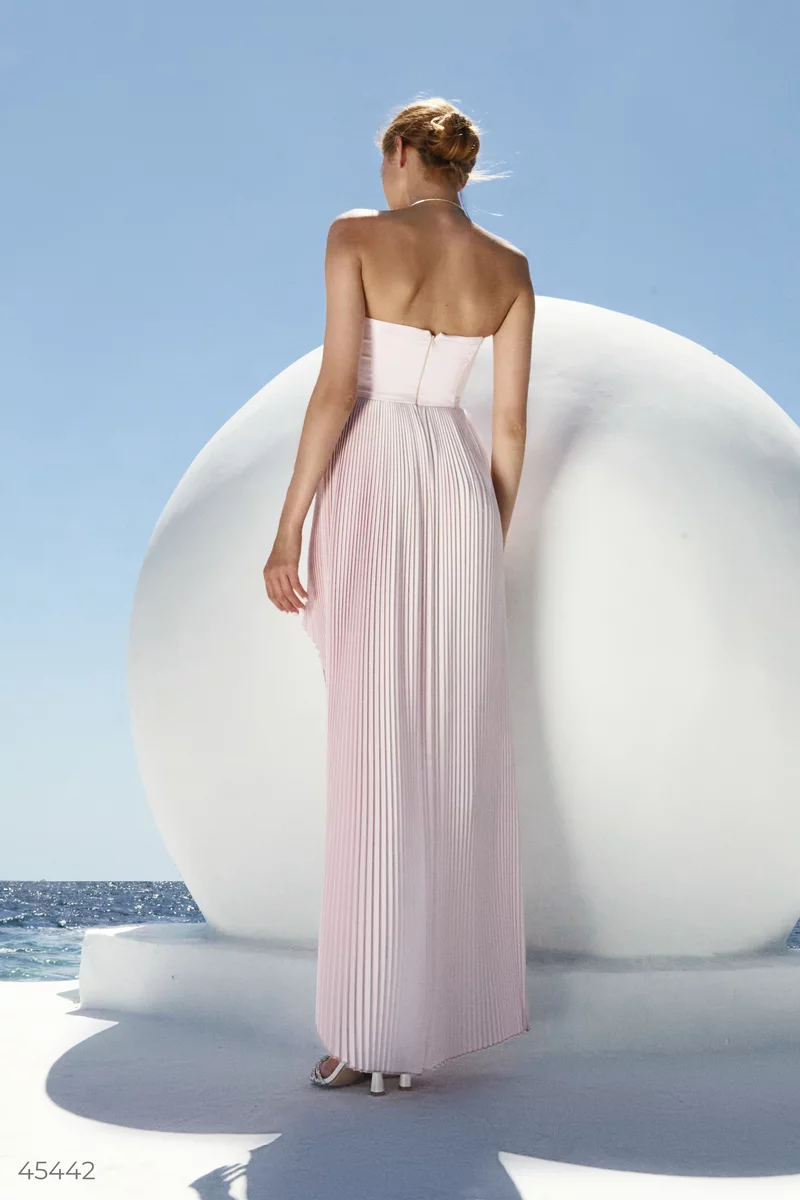 Pink maxi dress with an accent cut photo 4