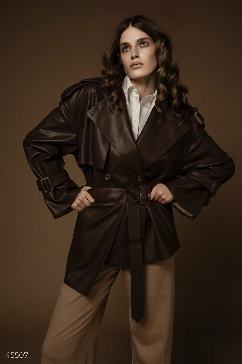 Double-breasted trench coat with basque belt photo 3