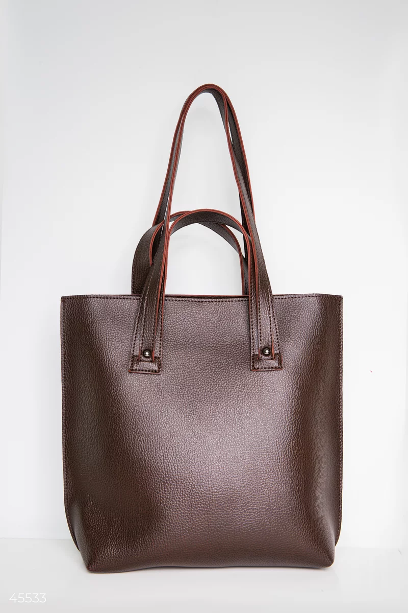 Вместительная коричневая сумка на плечо фотография 2