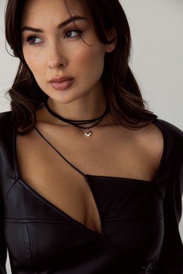 Black choker with silver heart photo 1
