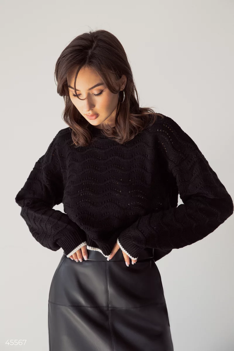 Cropped black jumper with textured pattern photo 3