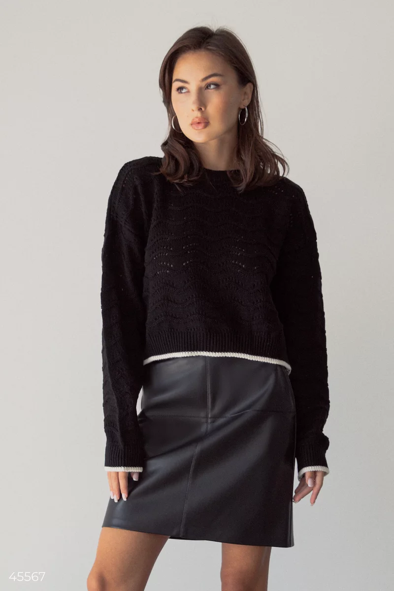 Cropped black jumper with textured pattern photo 4