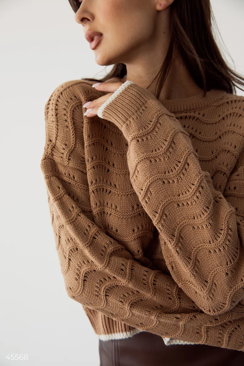 Knitted jumper in camel shade photo 3