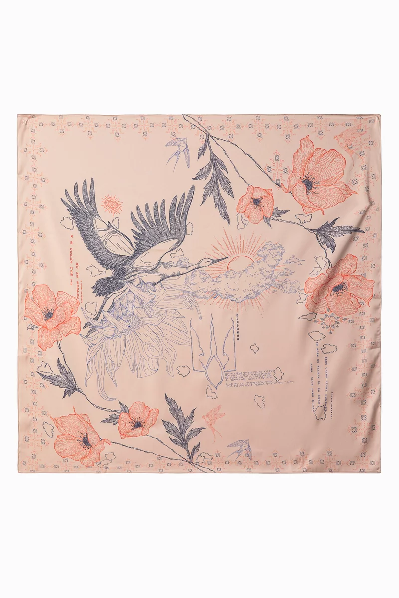 Бежевый шелковый платок с принтом Душа фотография 1
