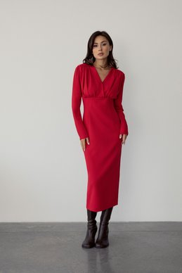 Красное платье с эффектным верхом фотография 2